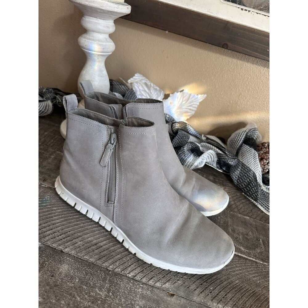 Cole Haan ZeroGrand Boots Women's 9.5b Gray Nubuck Comfort Waterproof Bootie